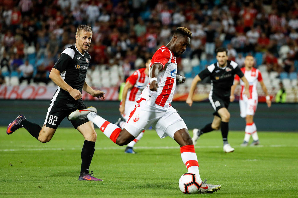 NOVI IMIDŽ: Svi su primetili Boaćijevu novu frizuru, ali niko do sad nije znao zašto se ofarbao baš u žuto!