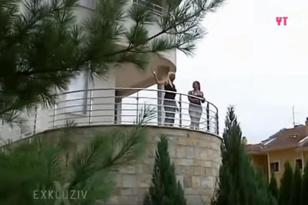 BAČENA BOMBA NA KARLEUŠINU VILU: Policija na licu mesta, TRAGA SE ZA NAPADAČEM!