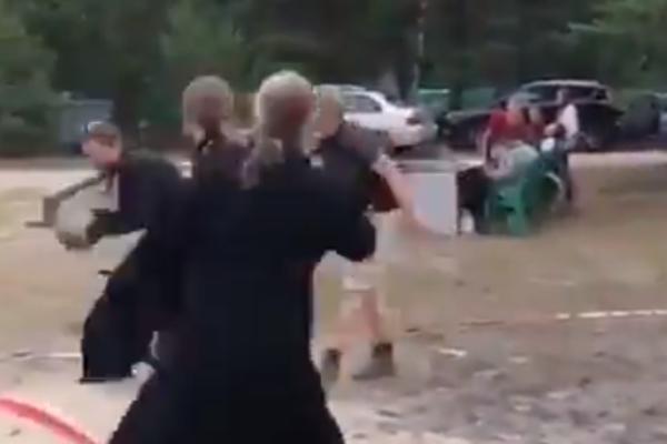 TROJKA UZ BOŽJU POMOĆ, AL STVARNO: Popovi koji igraju KOŠARKU osvojili su društvene mreže! (VIDEO)