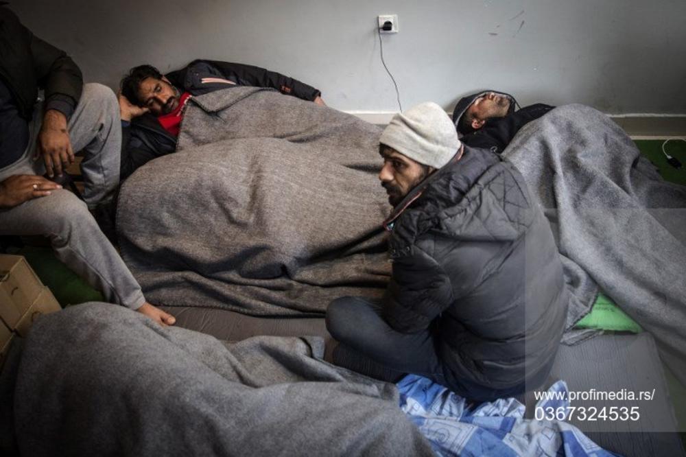 TURSKI DRŽAVLJANIN KRIJUMČARIO MIGRANTE U ''SANDUKU STRAVE''!