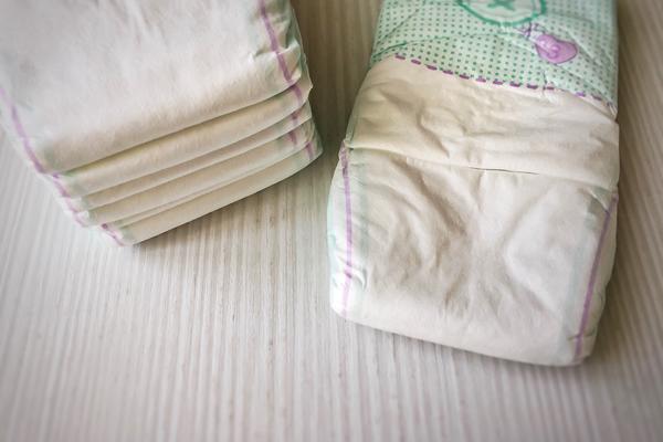 OGLASILI SE IZ RFZO: Samo osigurani i nepokretni pacijenti BESPLATNO dobijaju PELENE, ostali moraju da KUPE