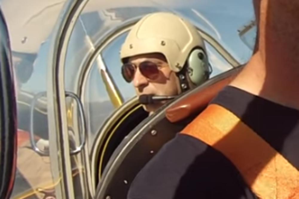 OVO JE PILOT KOJI SE SRUŠIO NA AERODROMU U EČKOJ! Vladimir je pao dok je izvodio akrobacije (VIDEO)