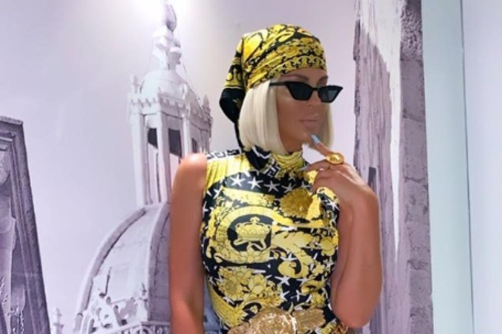 KARLEUŠA POSLE NAJGORE GODINE PONOVO ŠOKIRALA IZGLEDOM! ŠTA JE OVO URADILA? Zaprepastićete se zbog njenih KILOGRAMA