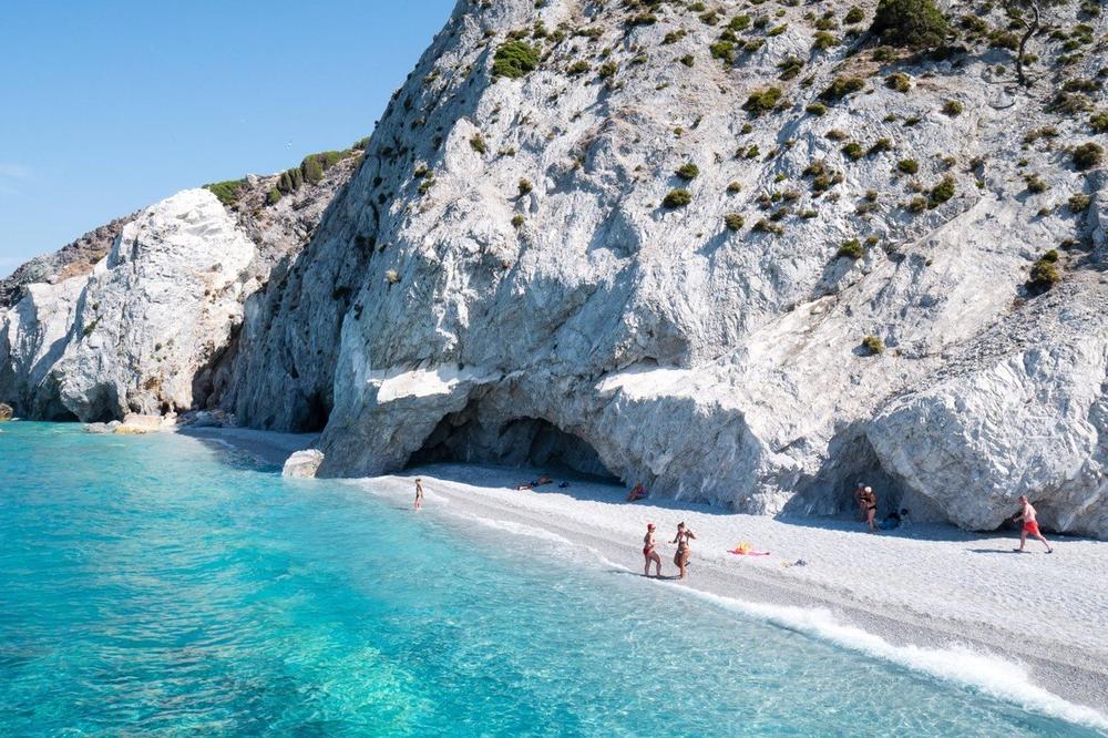 PAŠĆETE U NESVEST KAD PROČITATE ČIME SE SVE LJUDI BAVE: 10 zanimanja za koja niste mogli ni da sanjate da postoje!