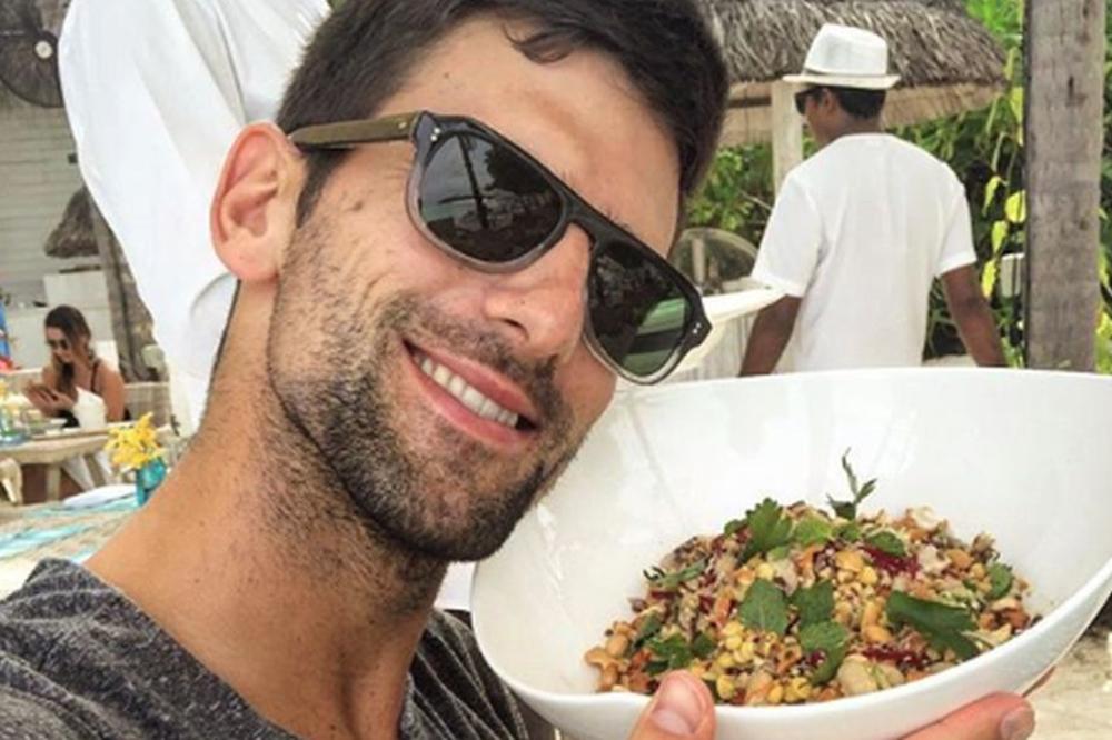 OVO JE NOVAKOV ŠAMPIONSKI JELOVNIK: Nije istina da ne jede meso! Ali gluten i mlečni proizvodi ne dolaze u obzir!