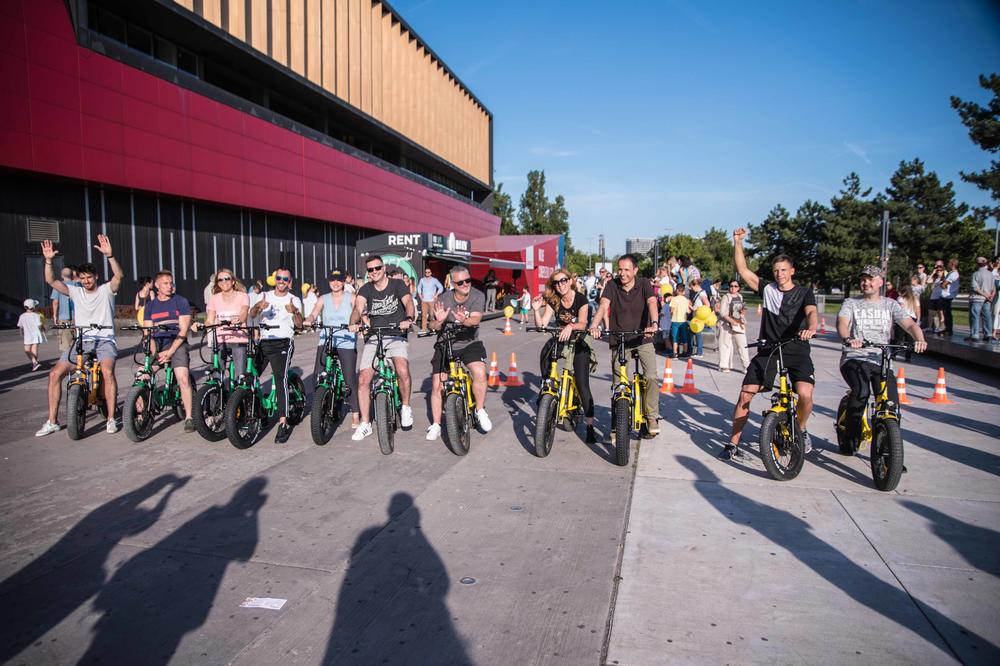 U BEOGRADU JUČE ODRŽANA HUMANITARNA TRKA: Električni bicikli u borbi protiv sunčevog zračenja