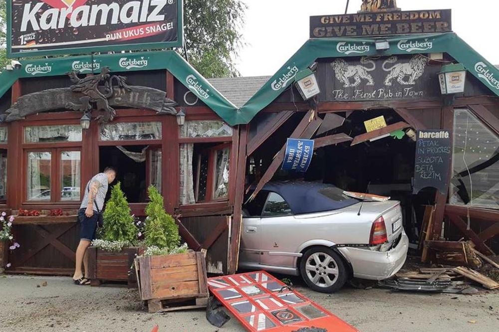 PRVE SLIKE UŽASA U ZRENJANINU: Auto se bukvalno ZABIO u restoran, IMA POVREĐENIH (FOTO) (VIDEO)