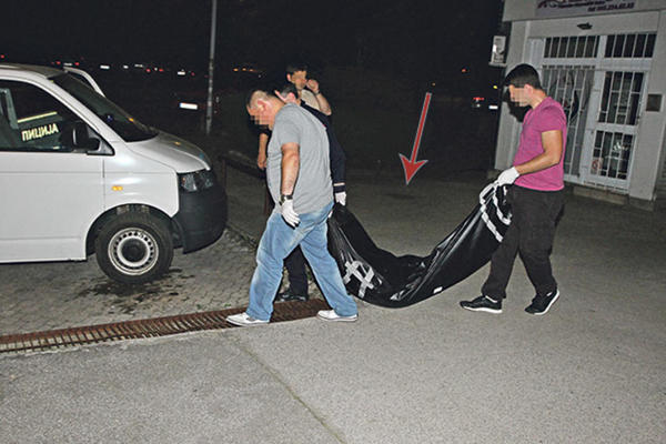 MAJKU JE TUKAO PESNICOM, ŠUTIRAO U GLAVU, PA SEKAO NOŽEM! Robija koju je dobio je MIZERIJA!