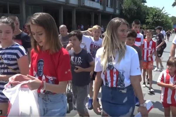 BEOGRAD JE CEO CRVENO-BEO: Srpska prestonica zasijala u Zvezdinim bojama pred Javor!