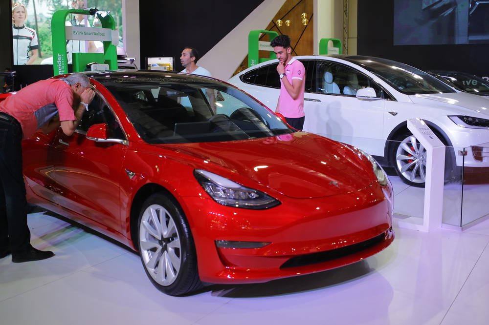 ISKORISTILI PRILIKU: Benzinske pumpe u Nemačkoj nude električne automobile po POVOLJNIM cenama!