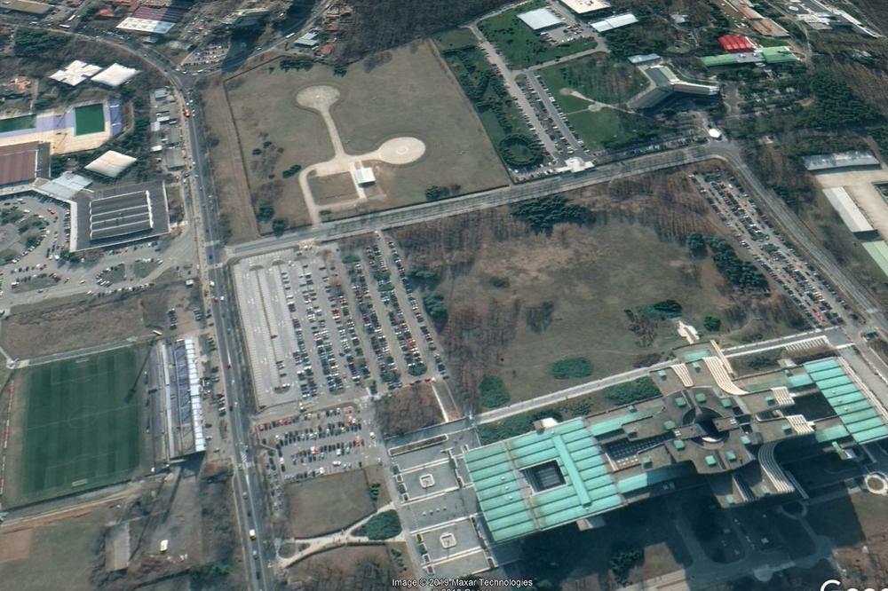 U BEOGRADU I DANAS POSTOJI DŽINOVSKI NATPIS TITO DUG 250 METARA! Ovo sigurno niste znali, EVO GDE SE NALAZI! (FOTO)