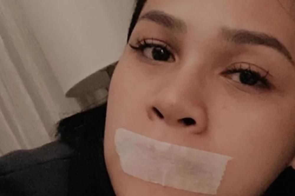 PEVAČICA SPAVA SA TRAKOM PREKO USTA: Kaže da joj je ovo PROMENILO ŽIVOT!