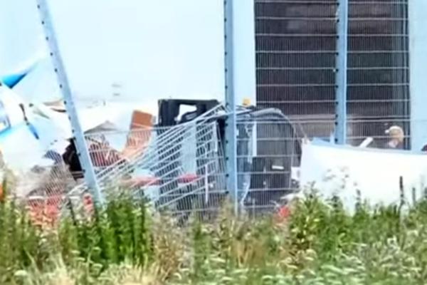 AVION SE ZAKUCAO U ZGRADU: Nema preživelih!