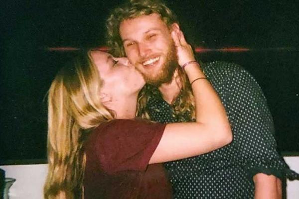 MISTERIOZNA SMRT MLADOG PARA KOJI SE UPOZNAO NA BALKANU: Policija traži pomoć, NIKO NE ZNA ŠTA SE DESILO!