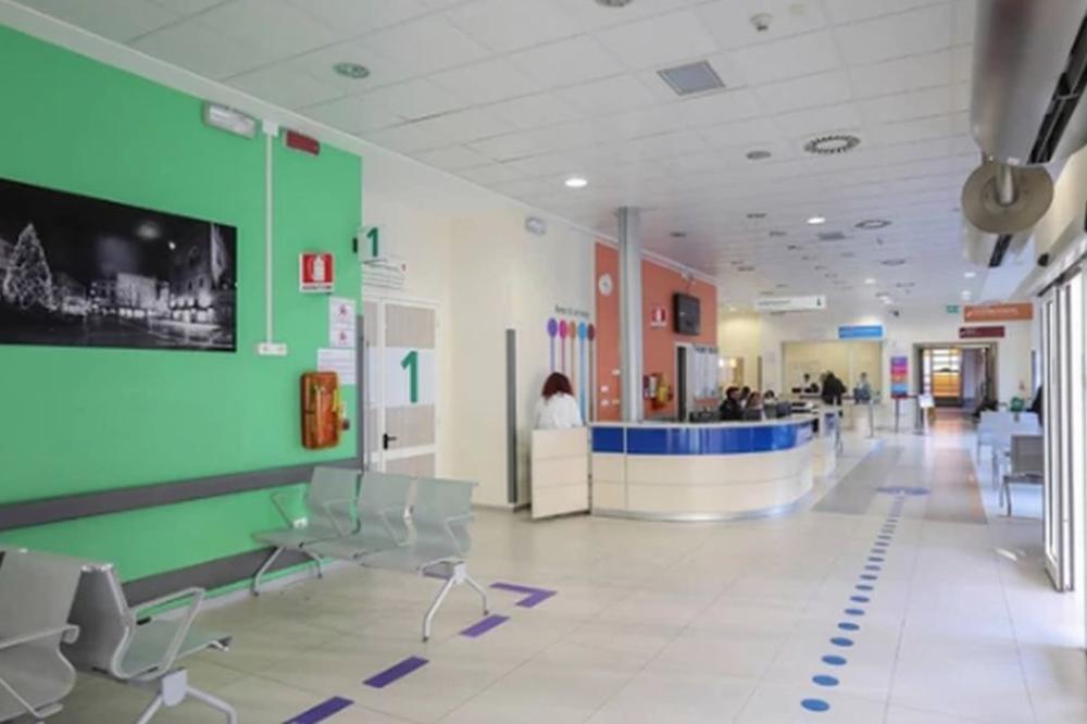 GRAĐANI POČELI DA POVRAĆAJU I UPALILE IM SE OČI: Policija HITNO UPOZORILA da zatvaraju PROZORE I VRATA!