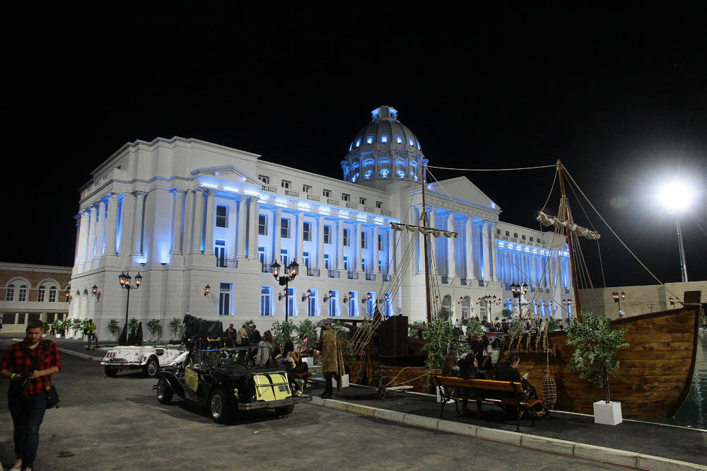 NIKAD OVOLIKO POZNATIH NIJE BILO U JEDNOM RIJALITIJU: Dva imena ulaze u Zadrugu 3 S POSEBNIM ZADATKOM! Biće haosa!