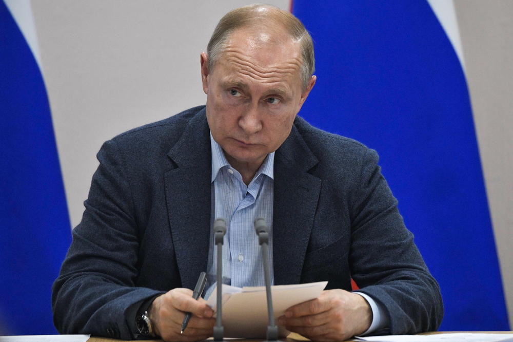 PUTIN GRMI! POSLAO JE ZASTRAŠUJUĆU PORUKU AMERICI! Svet DRHTI od novog NUKLEARNOG RATA na Bliskom istoku