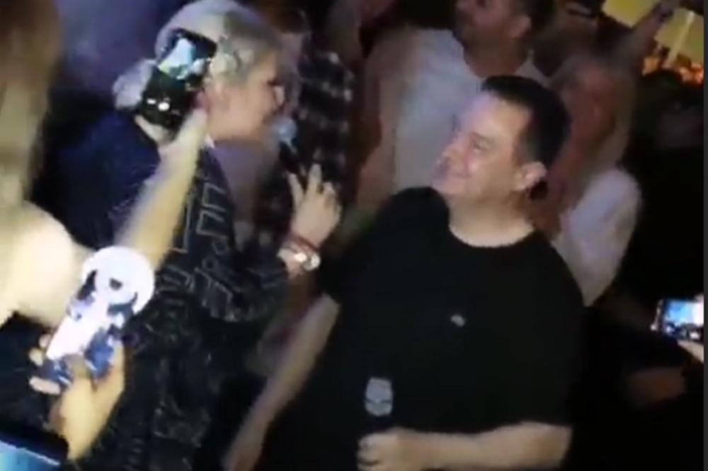 DEA I DAČIĆ LUMPOVALI DO ZORE! Latili su se MIKROFONA i zapevali HIT koji svi obožavamo, onda je počeo HAOS (VIDEO)