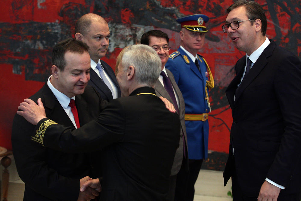 PUTINOV AMBASADOR U SRBIJI IZLJUBIO SE SAMO S JEDNIM ČOVEKOM! Da li je ovo znak kome RUSIJA veruje u Srbiji?