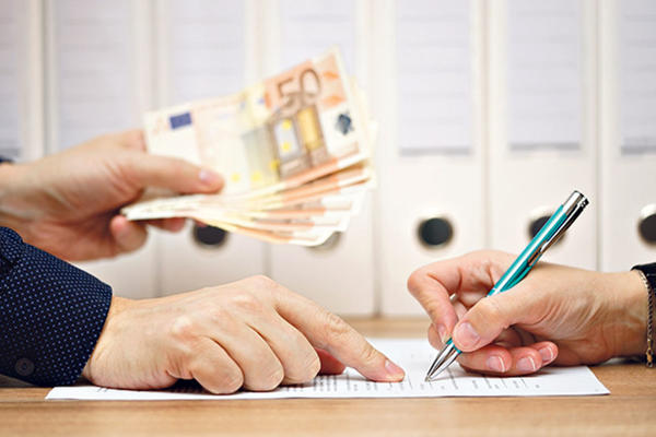 PROFESOR IZ BGD JE PRODAO STAN, A ONDA JE POČEO PAKAO: Slobodan će s majkom od 80 godina, ćerkom i unukom NA ULICU!