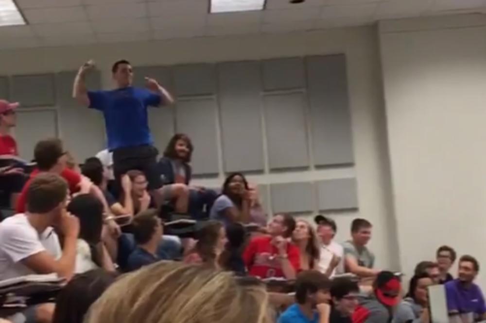 PROFESOR NAPRAVIO OPKLADU SA STUDENTOM: Obećao da će svi položiti ako uradi OVO - pogledajte ishod! (VIDEO)