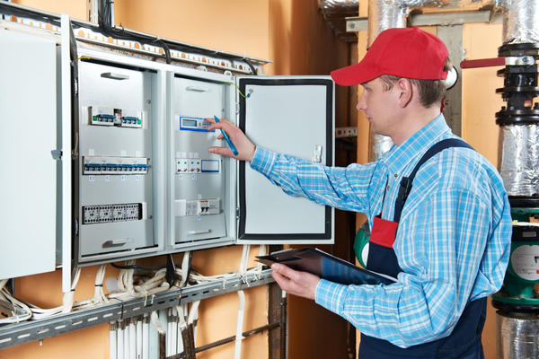 POSKUPLJUJE STRUJA? Tarife se menjaju posle dve godine