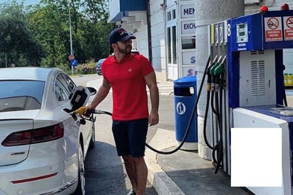 ADIL UHVAĆEN KAKO SIPA GORIVO ZA 500 DINDŽI: Radnici nisu hteli da ga usluže jer vozi BESNA KOLA? (FOTO)