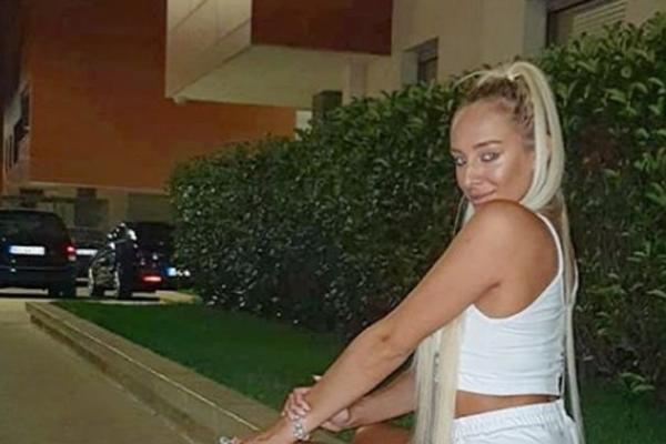 PEVAM O TOME KAKO SAM SE OSEĆALA 2 GODINE: Luna rešila da svima ZAPUŠI USTA, pa otkrila šta je DALA SEBI ZA PRAVO!