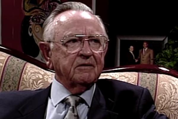 PREMINUO KRIS KRAFT: Čovek koji je zadužio američku naciju umro u 96. godini!