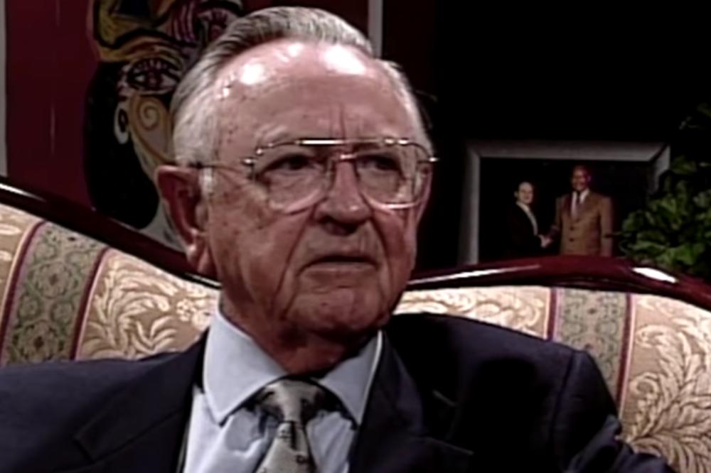 PREMINUO KRIS KRAFT: Čovek koji je zadužio američku naciju umro u 96. godini!