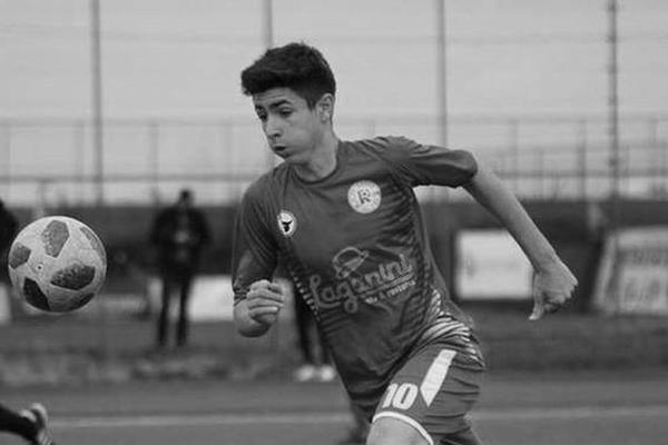 TUGA DA VAM SRCE PUKNE: Preminuo mladi srpski fudbaler!