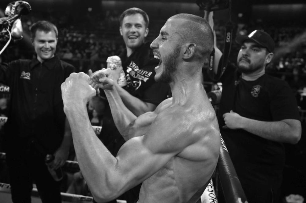 TRAGEDIJA! MAKSIM UMRO U BOLNICI OD POSLEDICA BATINA: Bokser posle meča pao u komu i više se nije probudio!