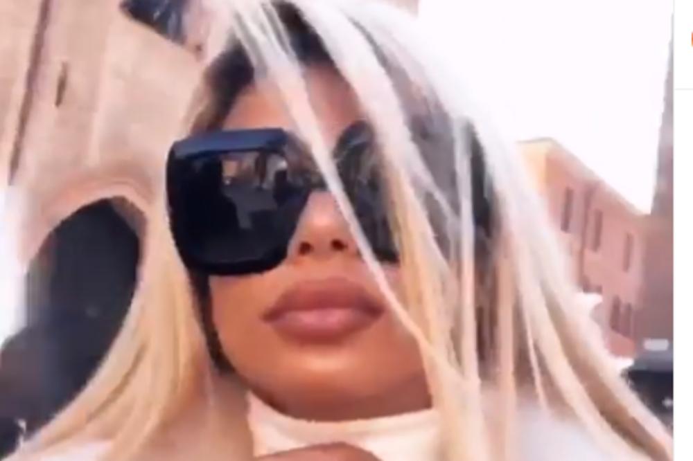 U MORU JELENA ONA JE ALBANSKA KARLEUŠA: Voditeljka prati i KOPIRA svaki detalj NAŠE pevačice