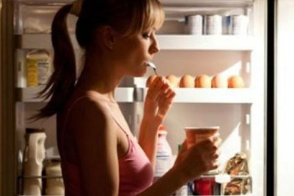 NIKADA NEMOJTE GLADNI DA IDETE U KREVET! Možete da ugrozite brojne FUNKCIJE U ORGANIZMU!