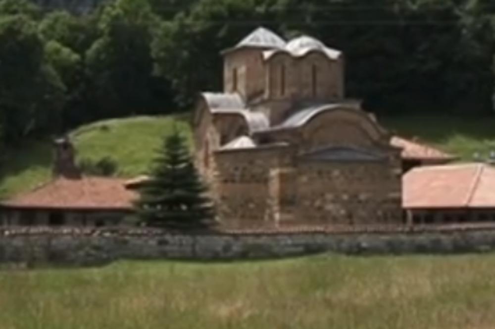 FRESKA KOJA JE UZDRMALA PRAVOSLAVNI SVET! Svetac sa MAGAREĆOM GLAVOM iz SRPSKOG MANASTIRA izaziva STRAH kod SRBA