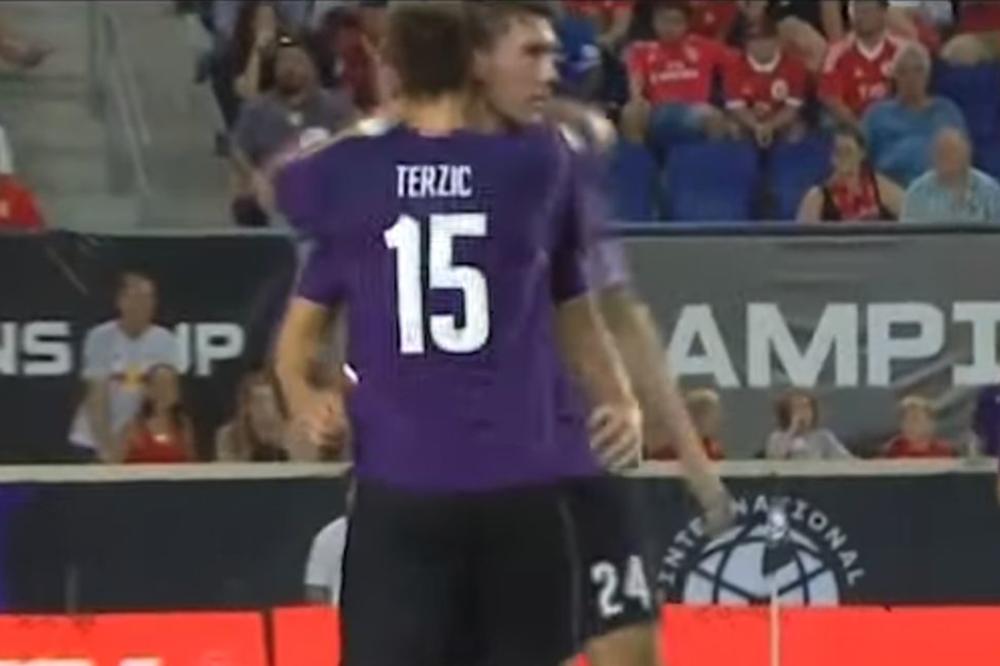 EVROGOL VLAHOVIĆA KROZ NOGE PROTIVNIKU: Ali ono što je njegov saigrač promašio posle Dušanove stative je bruka!