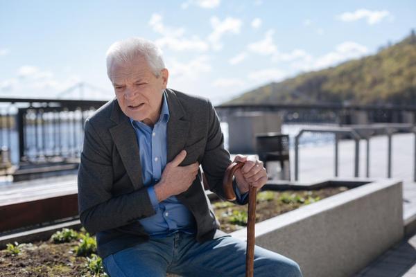 BOŽIDAR JE GUBIO BITKU SA ANGINOM PEKTORIS: Otkrivamo šta mu je pomoglo u ovoj borbi!