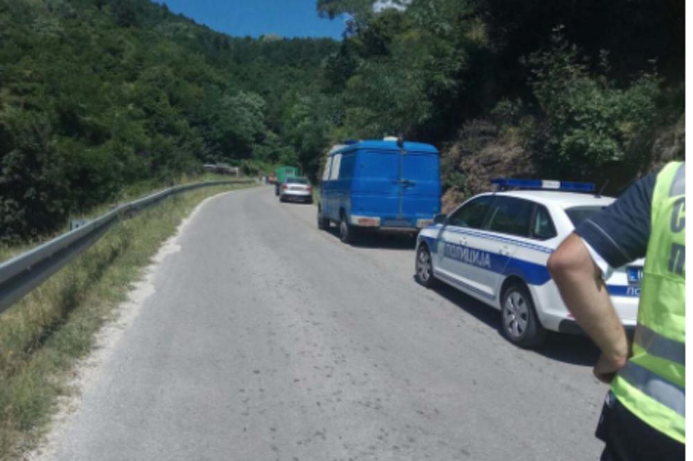 OGLASIO SE DOKTOR POVODOM PREVRTANJA AUTOBUSA PUNOM VOJNIKA! Imamo teško povređene!