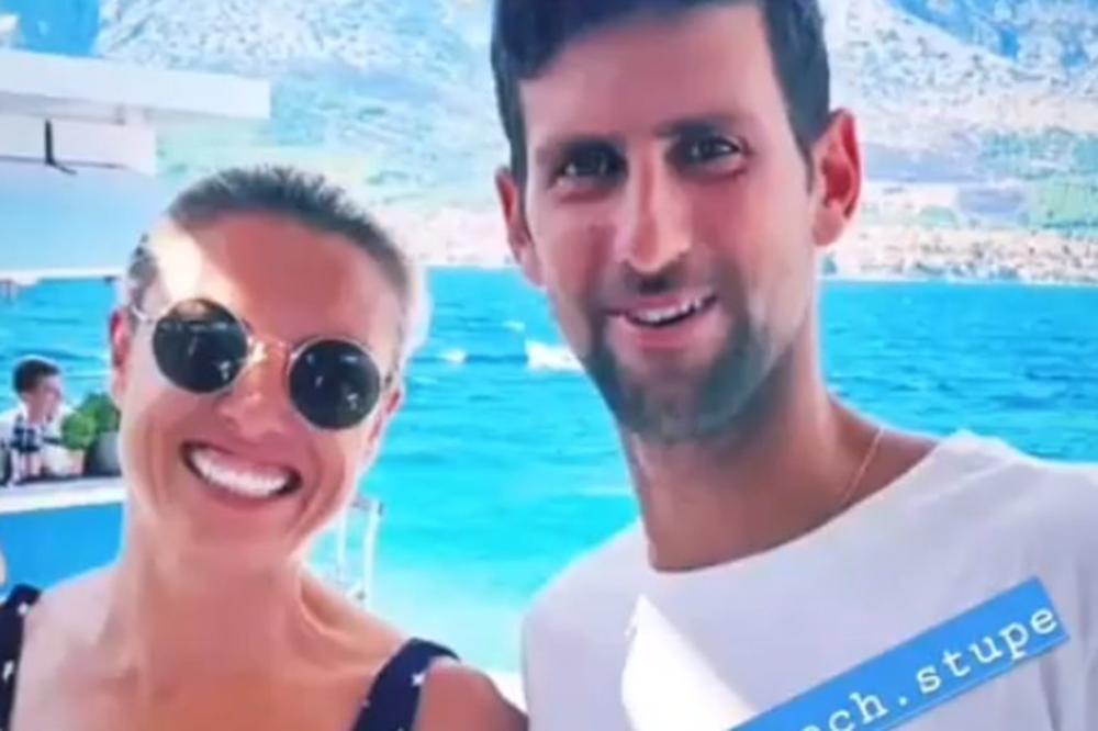 POKAZIVALA GOLE GRUDI NA TV, A SAD SE SLIKALA SA NOLETOM: Opšta pomama za Novakom na hrvatskom primorju!