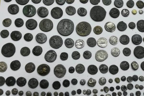 KRIJUMČARILI SU NEŠTO NEVEROVATNO, A VREDNO 300.000 EVRA! Policajci sproveli veliku akciju ZAPLENE NA GRADINI!