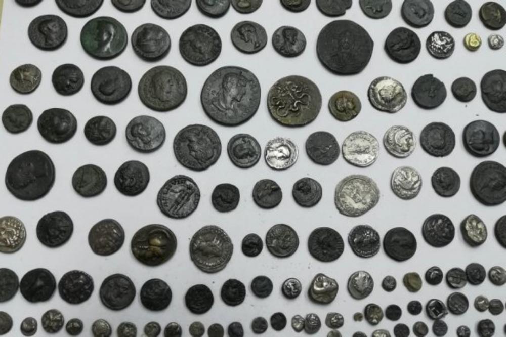 KRIJUMČARILI SU NEŠTO NEVEROVATNO, A VREDNO 300.000 EVRA! Policajci sproveli veliku akciju ZAPLENE NA GRADINI!