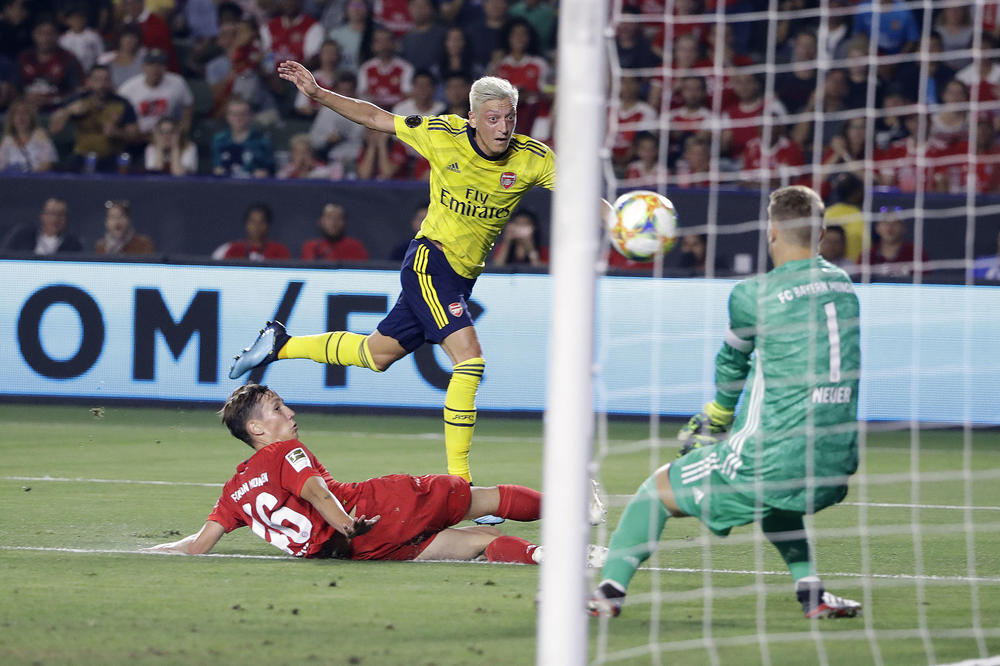 LOPOVI NAPALI OZILA, A ON POBEGAO KAO MIŠ: Onda je na scenu stupio goloruki Kolašinac i postao junak!