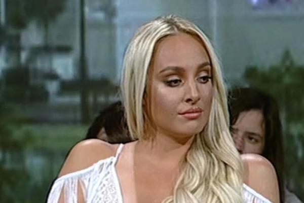 JA BIH SE OBESILA DA MOLIM ZA LJUBAV! Gledateljka BRUTALNO napala Lunu Đogani u emisiji uživo!