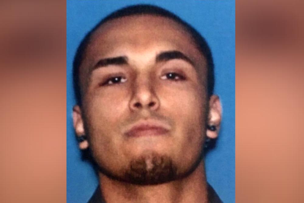 KRVAVI POHOD AMERIKANCA: Ubio OCA I BRATA, a onda pucao na sve na koje je naišao! Uhapšen tek posle 12 sati (VIDEO)