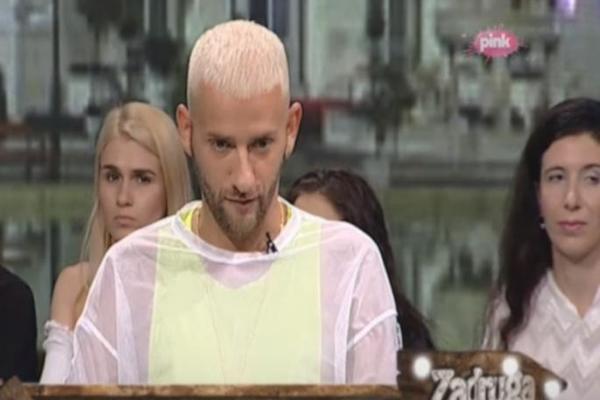 ZA SVE JE KRIVA NJEGOVA MAJKA: Savo Perović odlučio da se POVUČE iz javnosti?! (FOTO)