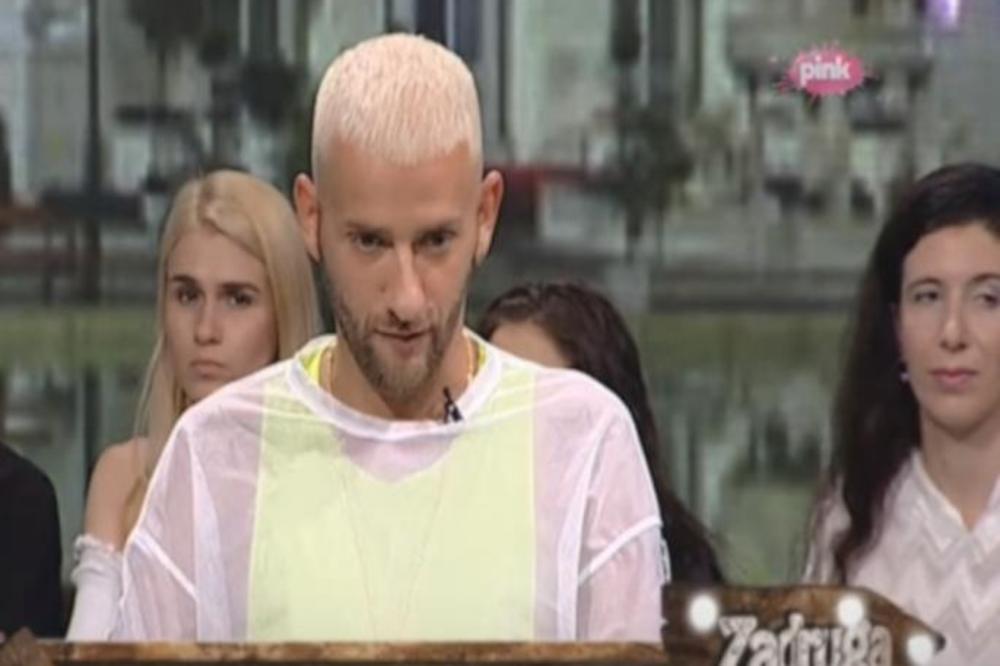 GLEDALAC BRUTALNO VREĐAO SAVU PEROVIĆA I NIJE PRESTAJAO: Ti si jedna BUDALETINA, bradati SAVO!