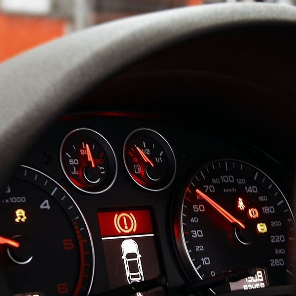 Ako vam se upale ove lampice na kontrolnoj tabli, odmah idite kod majstora: Nemojte se igrati, jako je ozbiljno