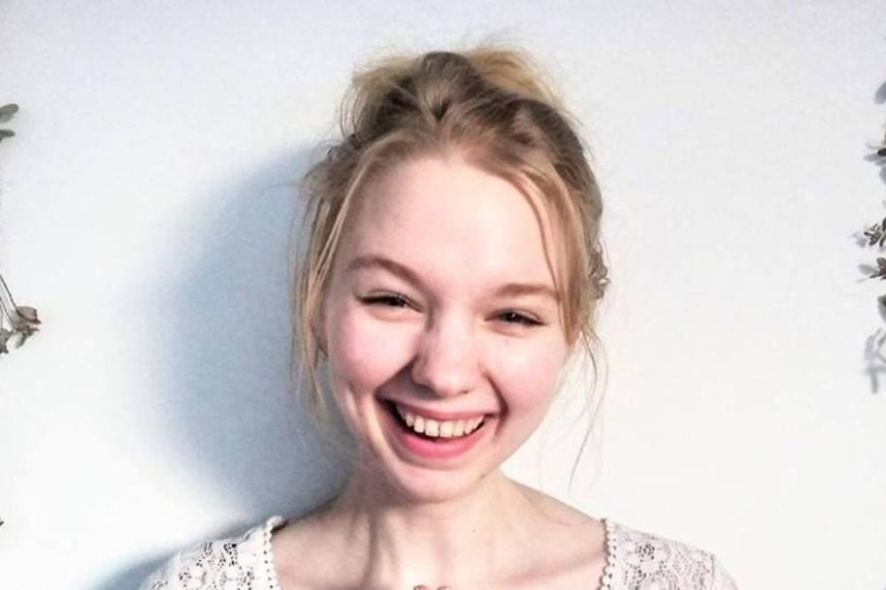 NIJE PRALA KOSU ŠAMPONOM DVE GODINE: Devojka koja koristi samo VODU I KOKOSOVO ULJE otkrila kakve PROMENE je uočila