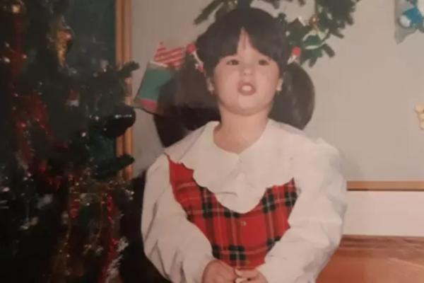 KO BI REKAO DA ĆE IZRASTI U OVAKVU OPASNICU! Kao mala bila je prava slatkica a u Zadruzi MUVALA ZAUZETE