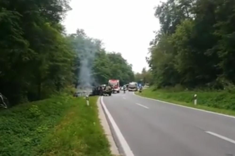 STRAŠAN FRONTALNI SUDAR, IZGOREO AUTOMOBIL! U nesreći povređeno DVOJE DECE